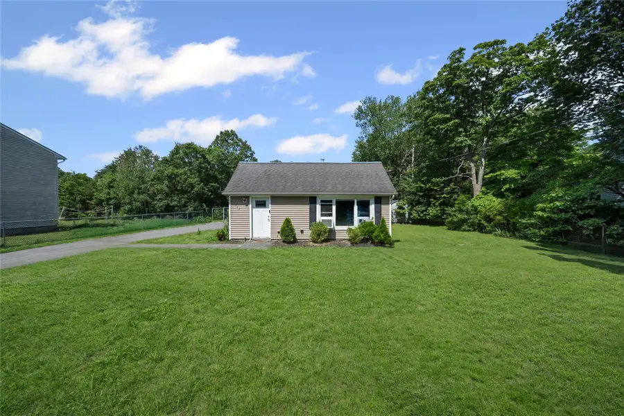 1113 Joselson Avenue, Bay Shore, NY 11706 - Image #2