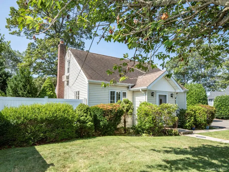 306 Clay Avenue, West Islip, NY 11795 - #2