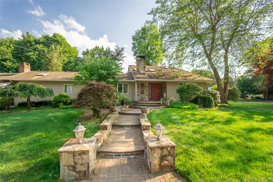 6 Cambridge Drive, Smithtown, NY 11787 - Image #2