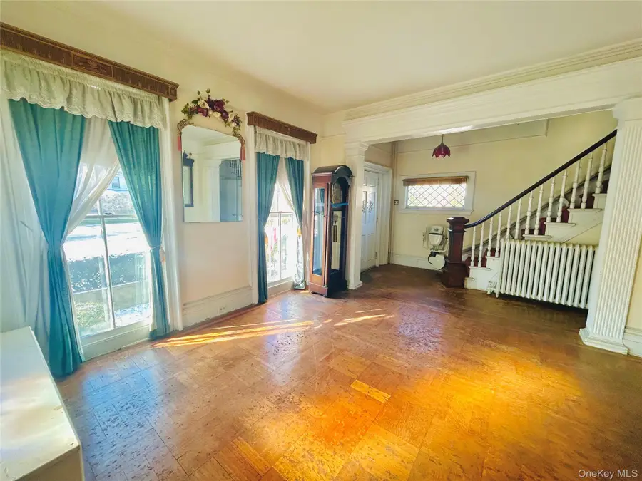 25 Shore Lane, Bay Shore, NY 11706 - #3