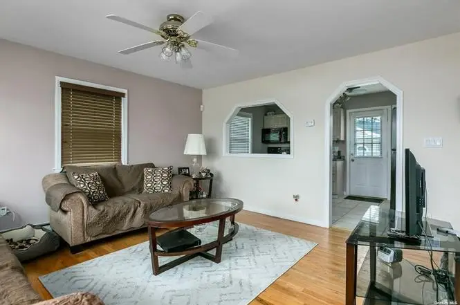 250 N Rutherford Avenue, Massapequa, NY 11758 - Image #3