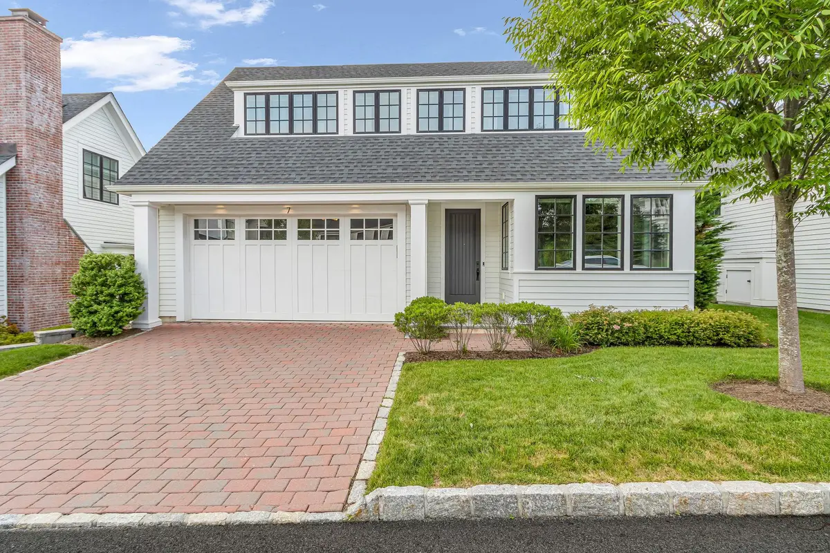 7 Honeysuckle Lane, Rye Brook, NY 10573 - Image #1