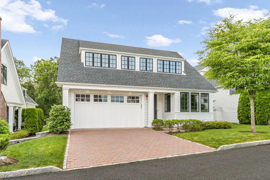7 Honeysuckle Lane, Rye Brook, NY 10573 - Image #2