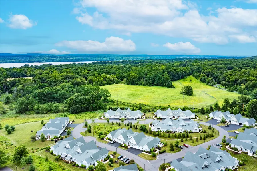 10 Oakwood Lane, Rhinebeck, NY 12572 - Image #2