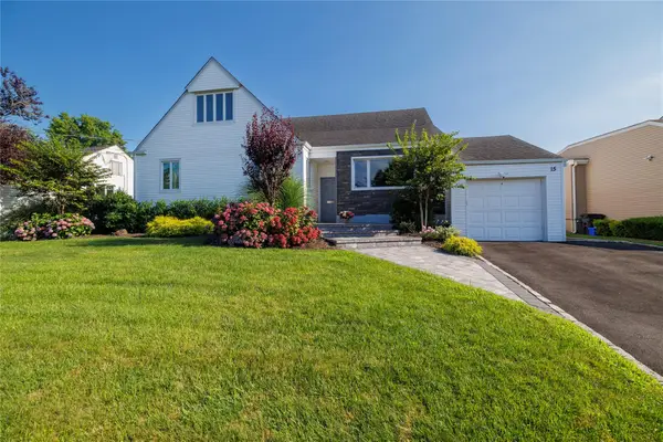 15 Cail Drive, East Rockaway, NY 11518