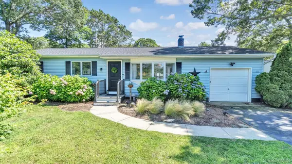 21 Holzman Drive, Hampton Bays, NY 11946