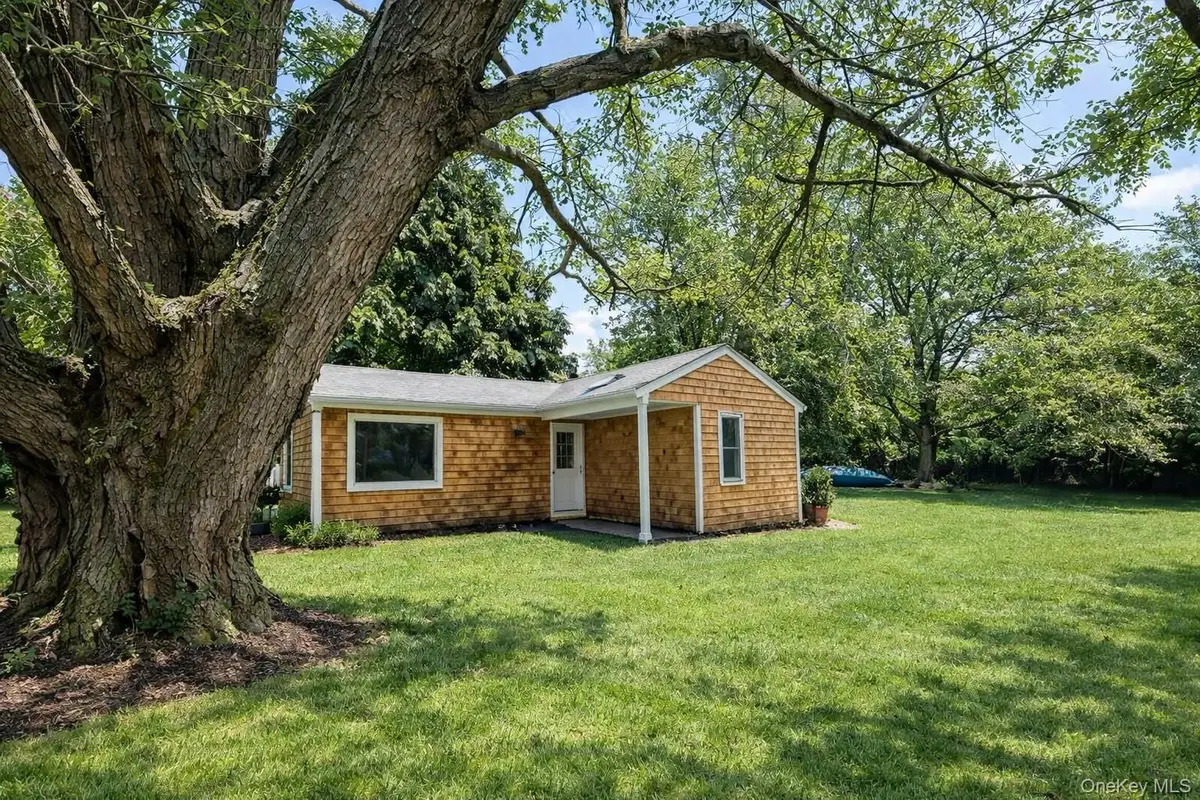 26 S Menantic Road, Shelter Island, NY 11964 - #1