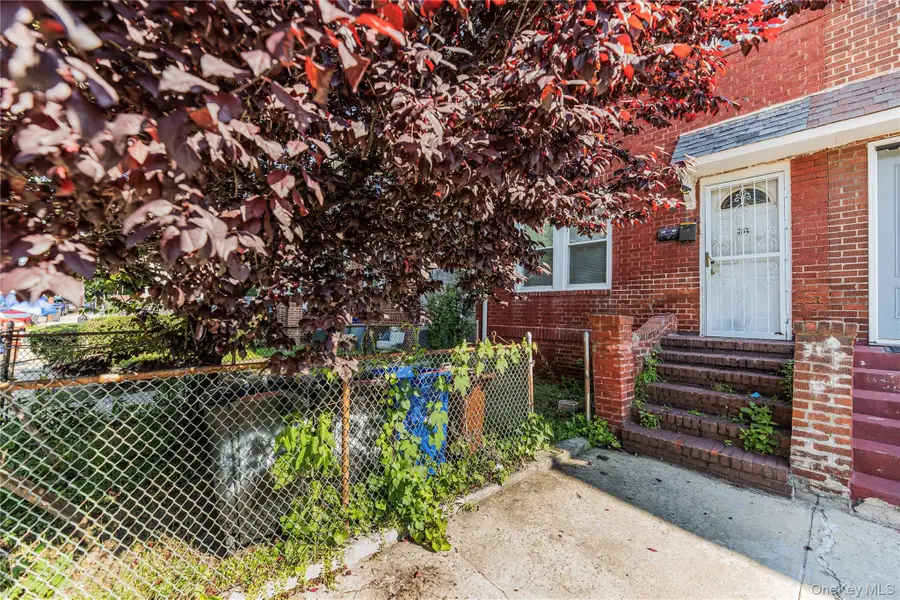 923 E 219 Street, Bronx, NY 10469 - Image #3