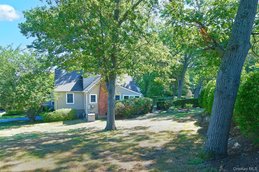 121 Van Buren Drive, Centerport, NY 11721 - #2