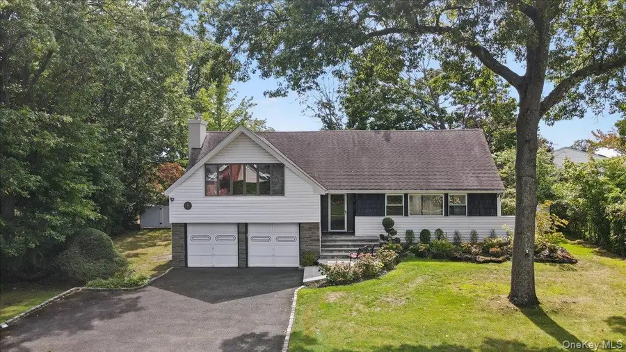 5 Woods Lane, Roslyn, NY 11576 - Image #2