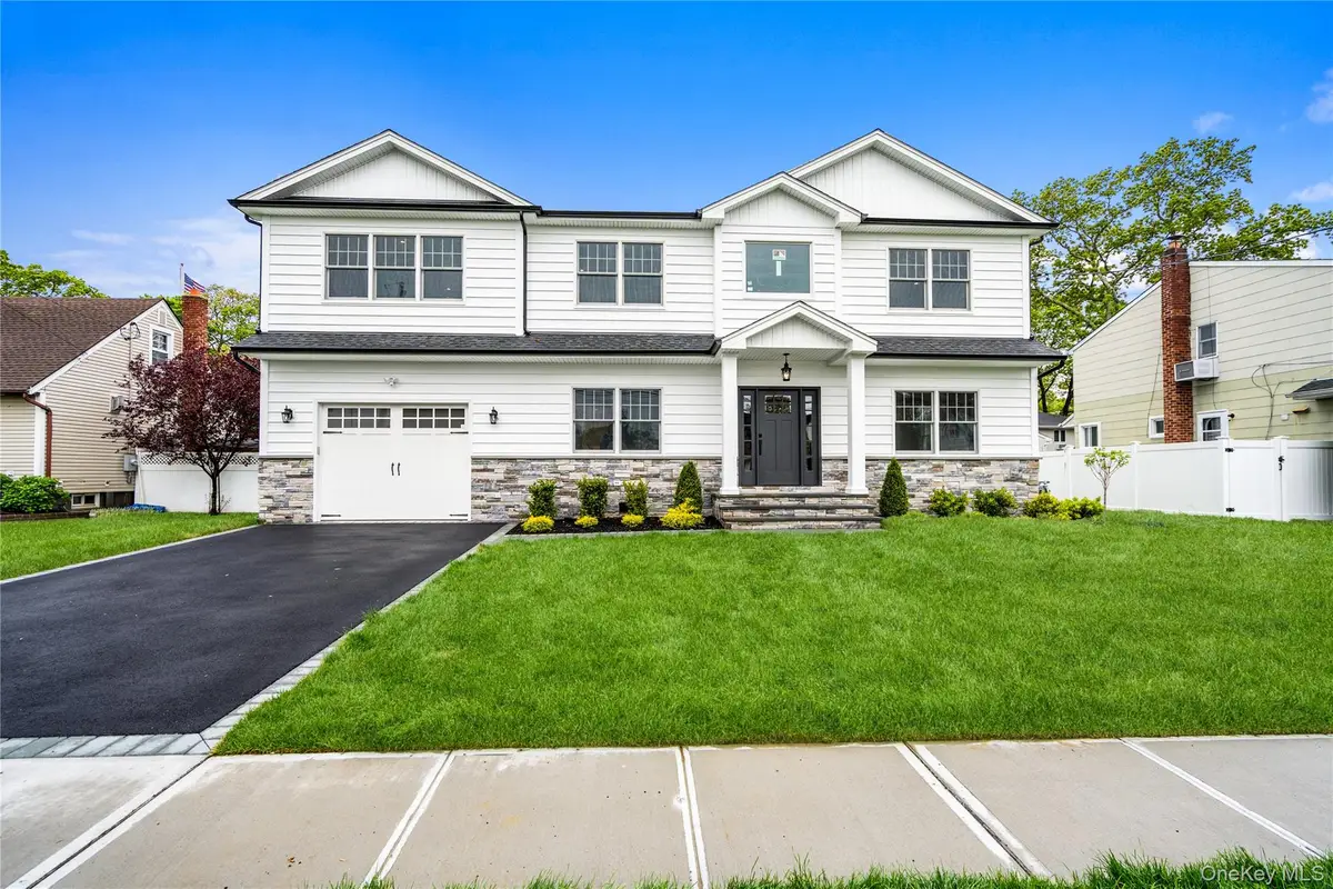 255 N Chestnut Street, Massapequa, NY 11758 - Image #1