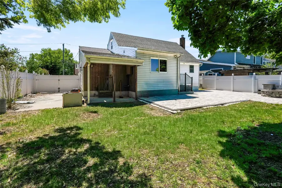 412 37th Street #whole House, Lindenhurst, NY 11757 - #2