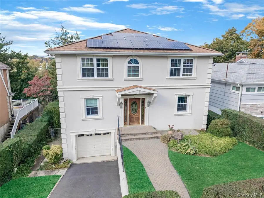 33 Berkshire Road, Yonkers, NY 10710 - Image #2