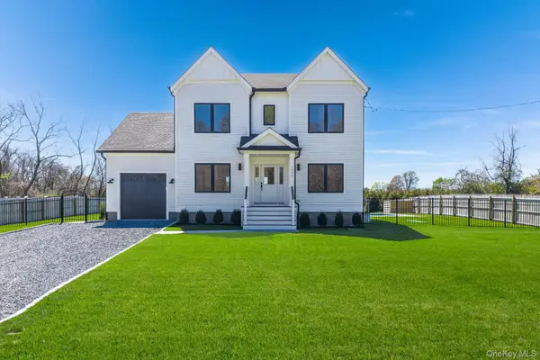 1900 Gillette Drive, East Marion, NY 11939