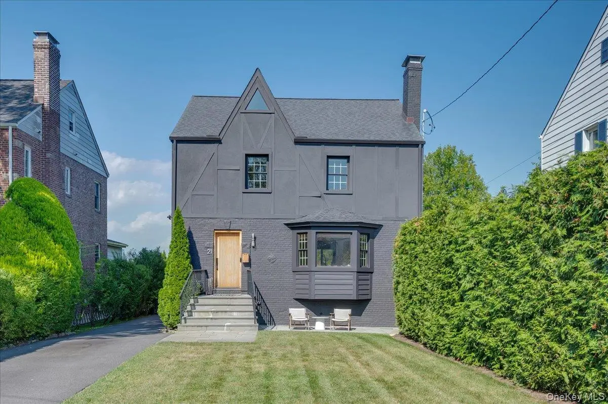 21 Old Colony Drive, Larchmont, NY 10538 - Image #1