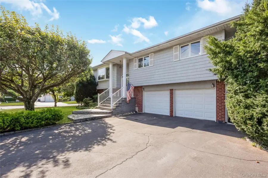 27 Belmont Avenue, Plainview, NY 11803 - Image #2