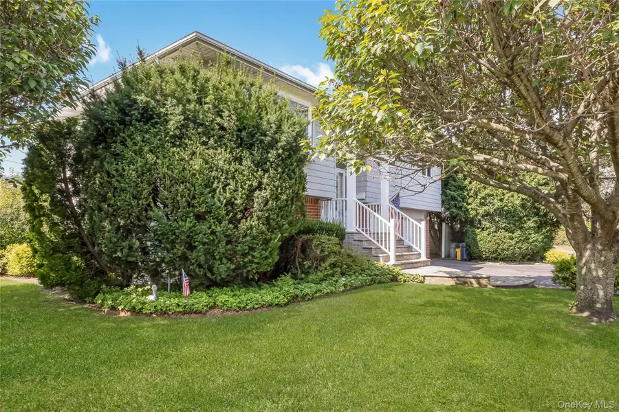 27 Belmont Avenue, Plainview, NY 11803 - Image #3