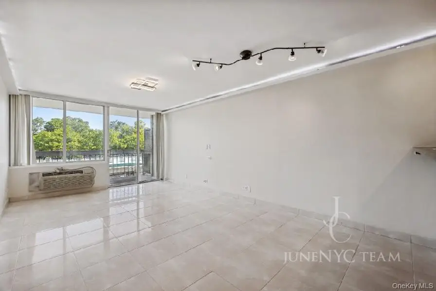 150-38 Union Turnpike #4K, Flushing, NY 11367 - Image #2