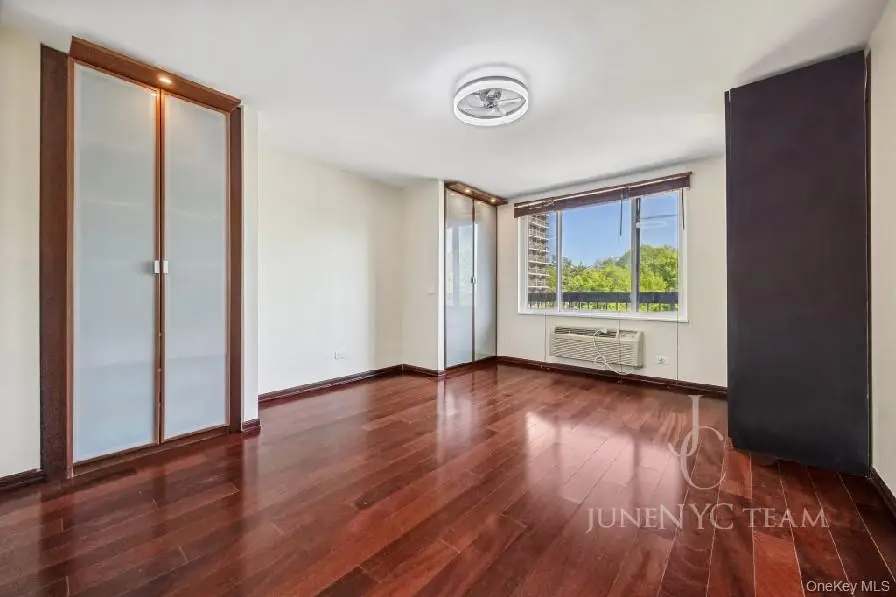 150-38 Union Turnpike #4K, Flushing, NY 11367 - Image #3