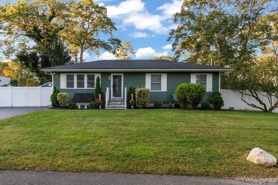 212 Locust Drive, Rocky Point, NY 11778 - Image #3