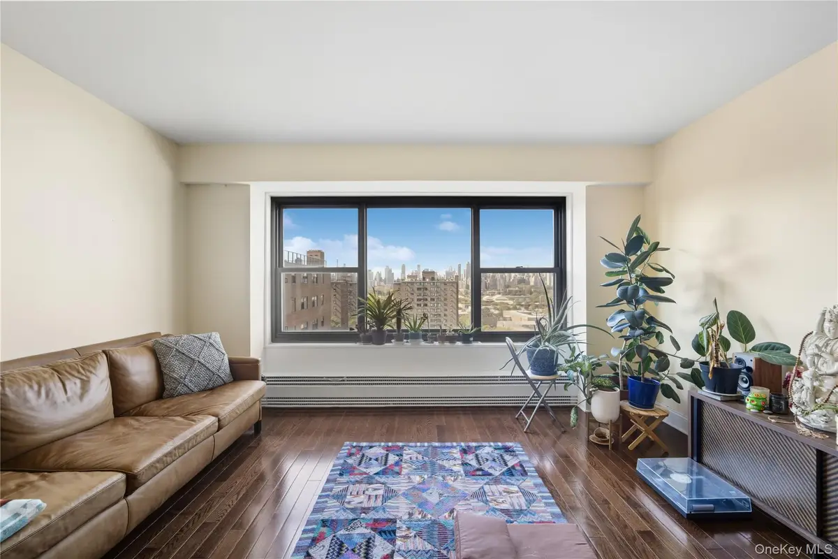21-20 33rd Road #15C, Astoria, NY 11106 - Image #1