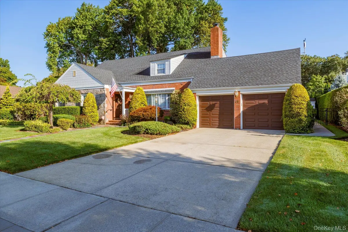25 Atkinson Road, Rockville Centre, NY 11570 - Image #1