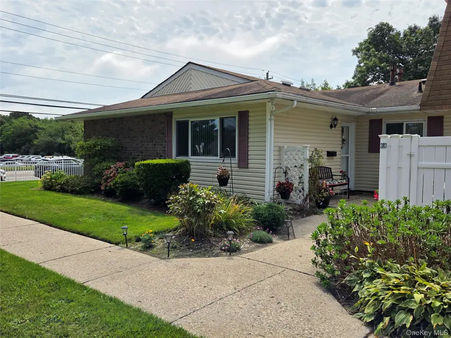 283 Storm Drive, Holtsville, NY 11742 - Image #3