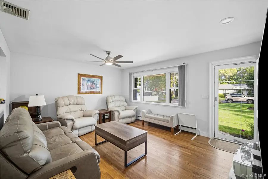 20 Macarthur Boulevard, Hauppauge, NY 11788 - Image #3