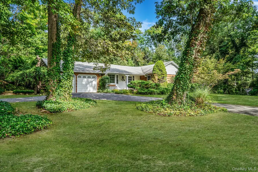 19 Whistler Hill Lane, Huntington, NY 11743 - Image #3