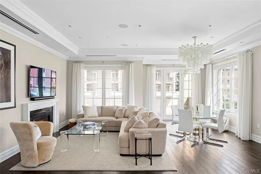 6000 Royal Court #6012, North Hills, NY 11040 - Image #2