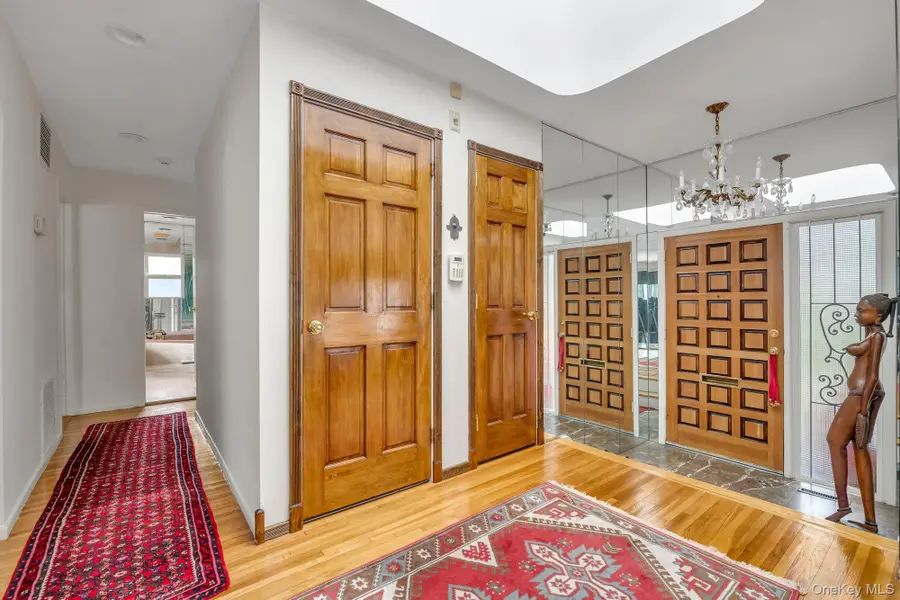 1 Crystal Drive, Great Neck, NY 11021 - Image #3