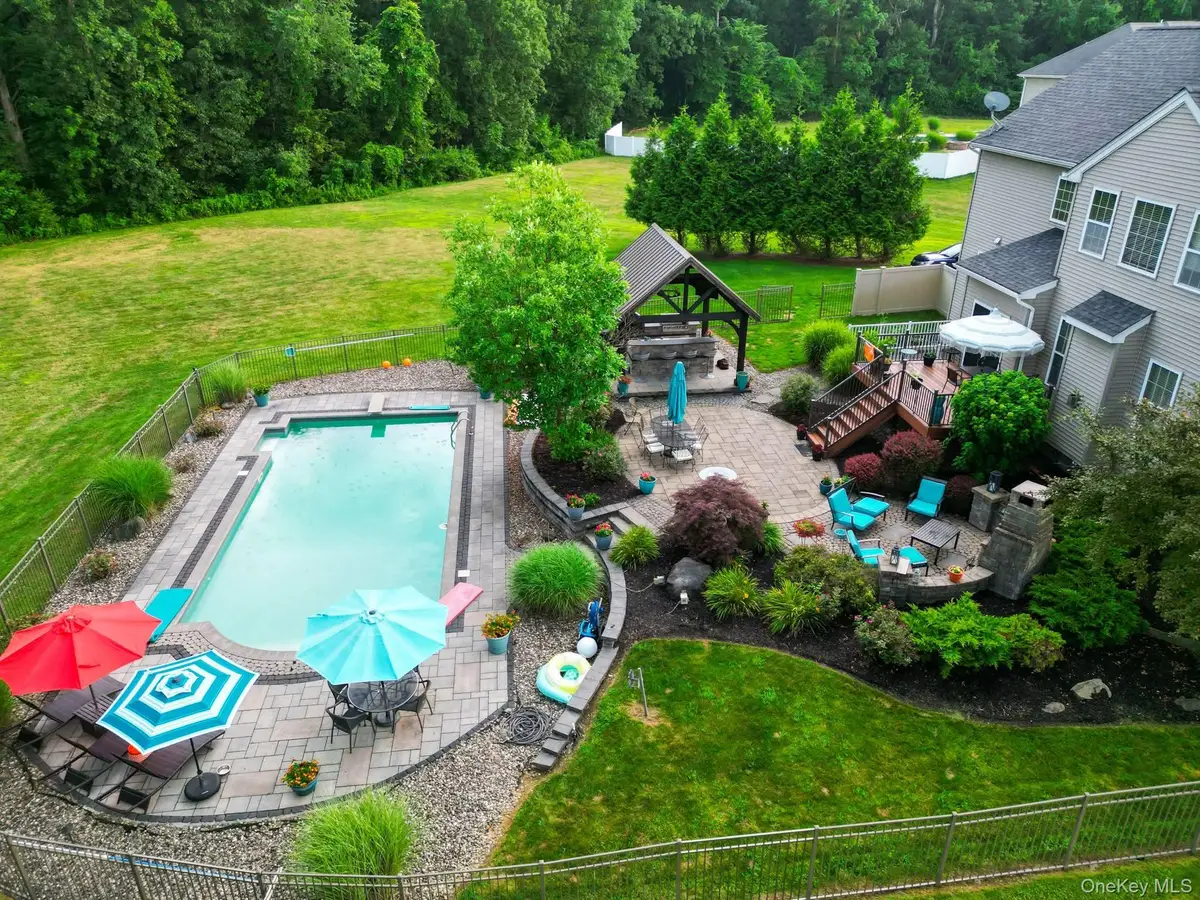 102 Luthien Forest Road, New Windsor Town, NY 12553 - Image #1