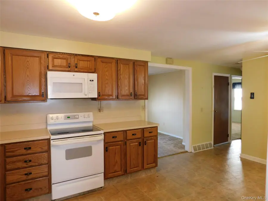 15 Dewitt St, Ellenville, NY 12428 - Image #3