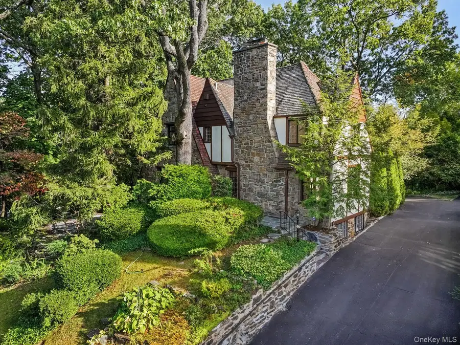 76 Vaughn Avenue, New Rochelle, NY 10801 - Image #2