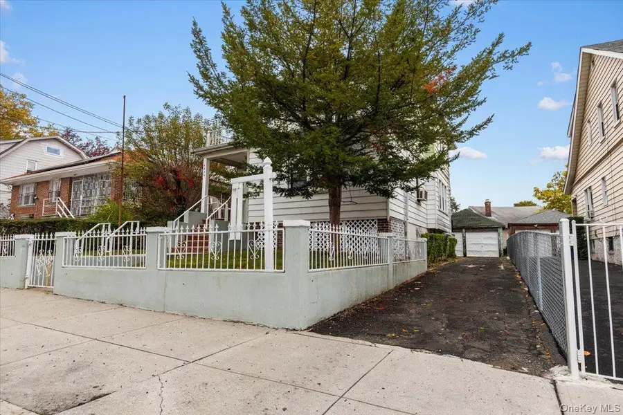 4534 Hoxie Street, Bronx, NY 10470 - Image #2