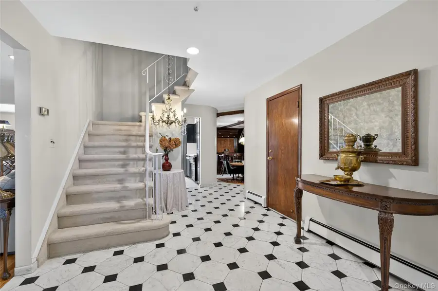 73 Reed Drive, Roslyn, NY 11576 - Image #2