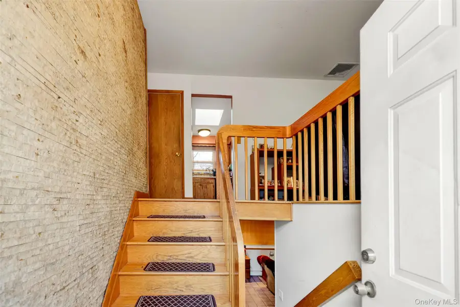 29 Strathmore Drive, New City, NY 10956 - Image #3