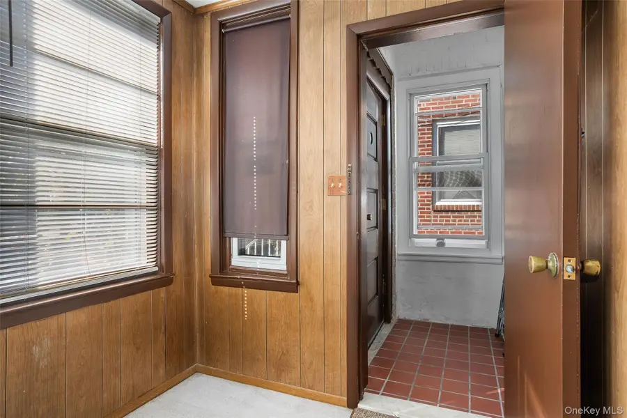 2316 Laconia Avenue, Bronx, NY 10469 - Image #3