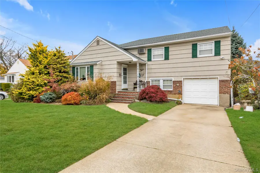 2845 Whaleneck Drive, Merrick, NY 11566 - Image #2