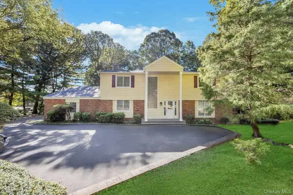 8 Chablis Drive, Dix Hills, NY 11746