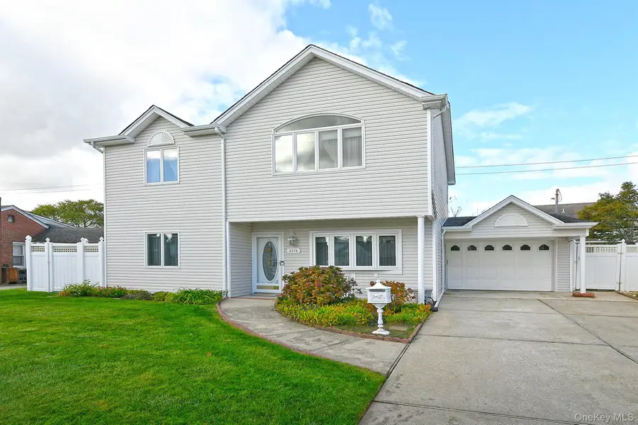 4278 Clarissa Road, Bethpage, NY 11714 - Image #2