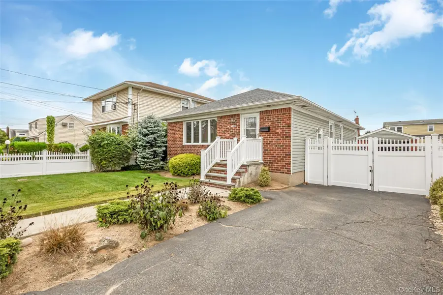 342 Lucille Avenue, Elmont, NY 11003 - Image #3