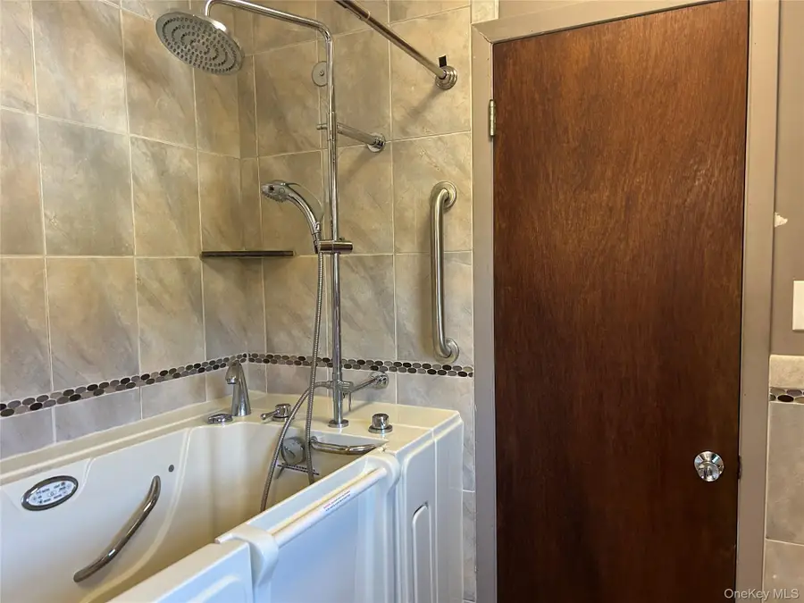 325 Young Street, West Babylon, NY 11704 - Image #3