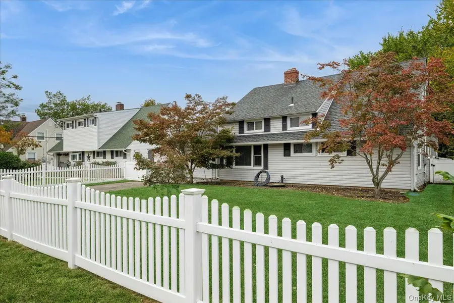 44 Shotgun Lane, Levittown, NY 11756 - Image #3