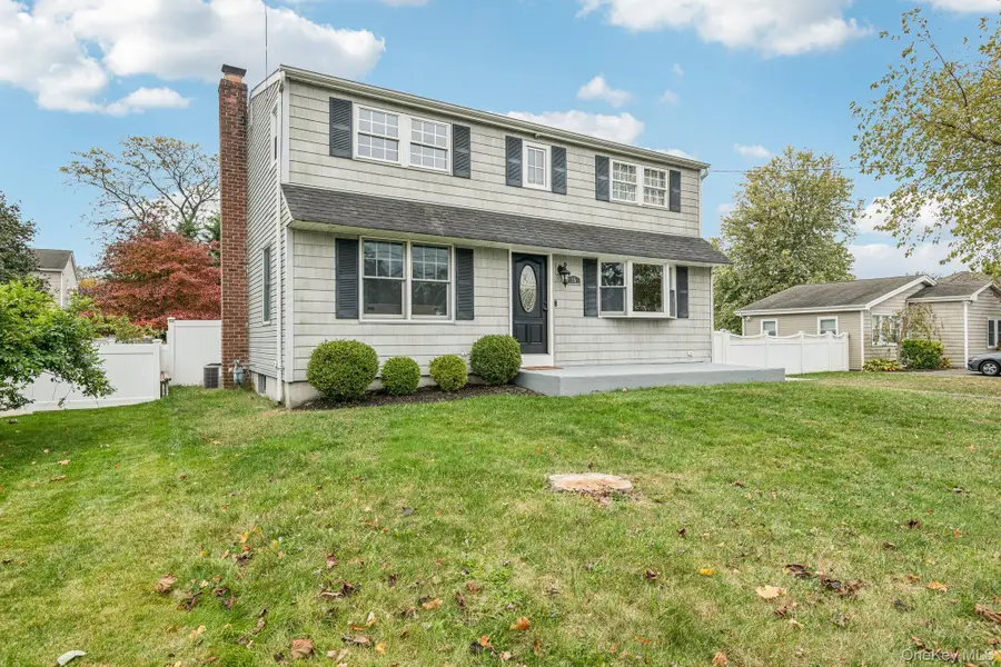 15 Palm Street, Lindenhurst, NY 11757 - Image #3