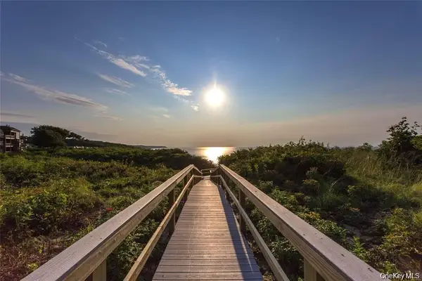 3105 Bluffs Drive S, Baiting Hollow, NY 11933