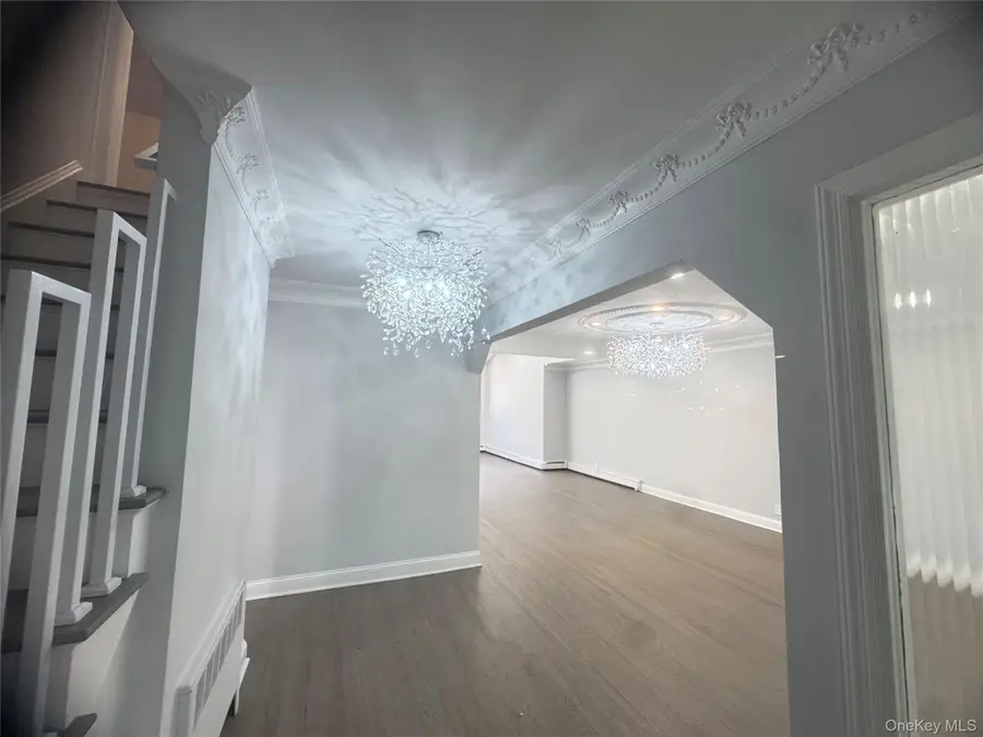 7 Henry Street, Great Neck, NY 11023 - #2