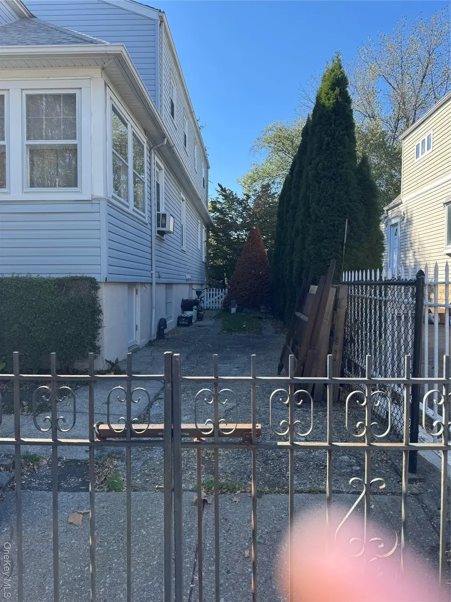 511 Bolton Avenue, Bronx, NY 10473 - Image #3