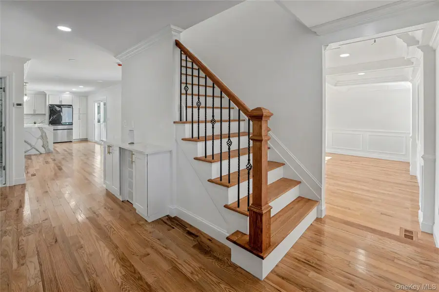 219 Granada Parkway, Lindenhurst, NY 11757 - Image #3