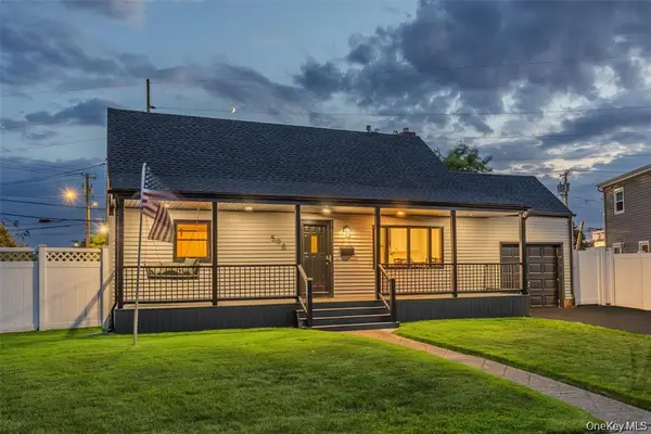 598 N Suffolk Avenue, Massapequa, NY 11758